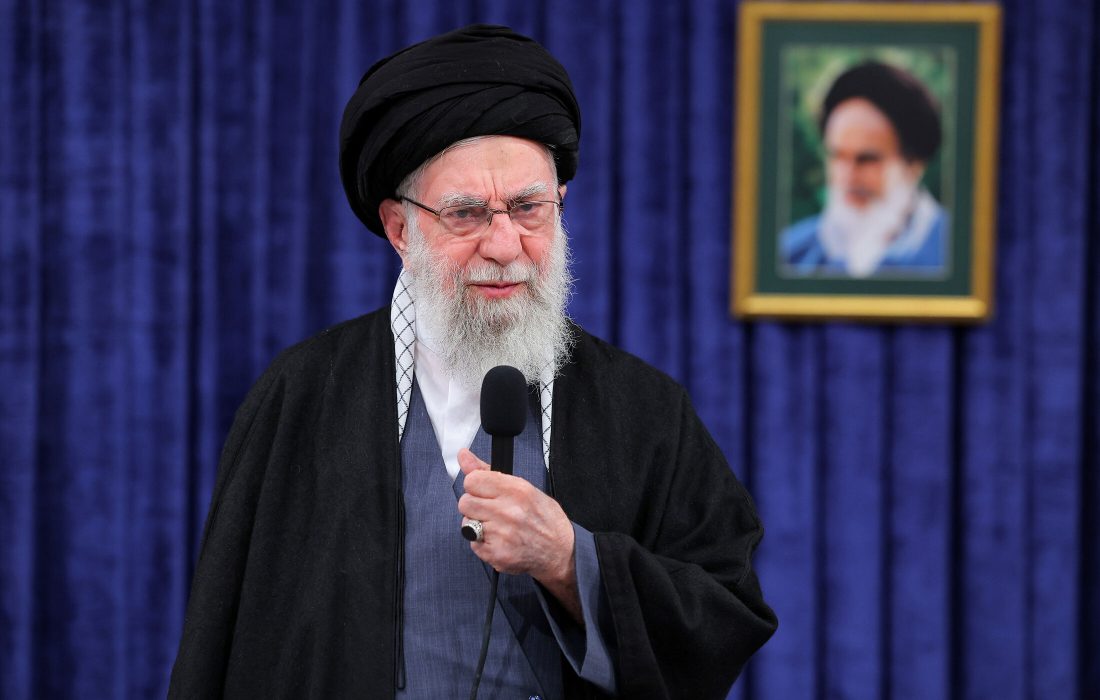 روز ۲۲ بهمن دشمن را مأیوس کنید